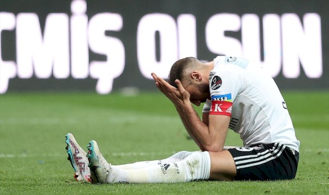 Beşiktaş'ta Cenk Tosun penaltı vuruşunu kaçırdı