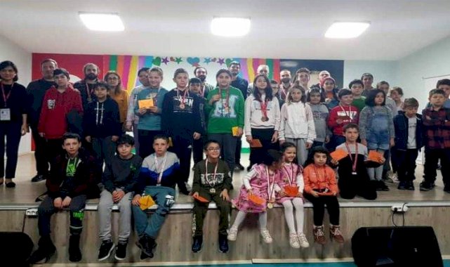 Bursa Yenişehir'de satranç rüzgârı