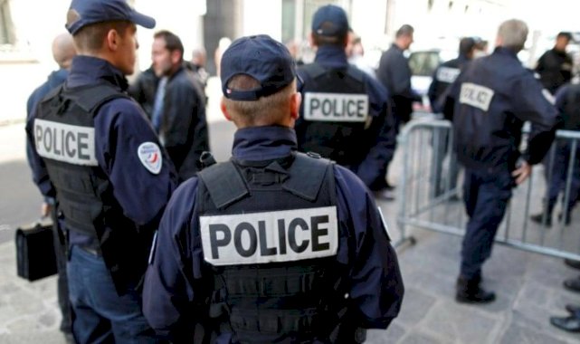 Fransa'da siyahi gencin polislerce öldürülmesi soruşturuluyor