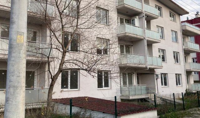 İYİ Parti Kızılay'ın İzmit'teki binasını sordu