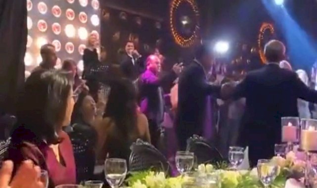 Mansur Yavaş katıldığı bir düğünde erik dalı oynarken görüntülendi