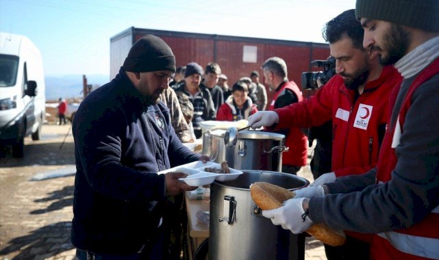Türk Kızılay, Kahramanmaraş'ta yemek dağıtıyor