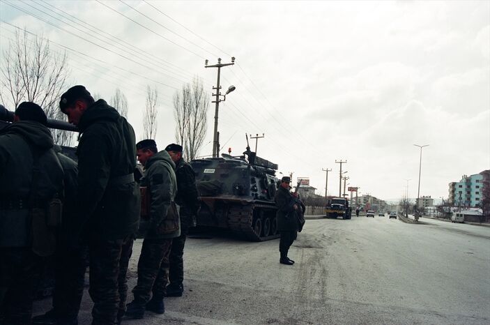Türk demokrasisinin kara lekesi! 28 Şubat postmodern darbesinin üzerinden 26 yıl geçti