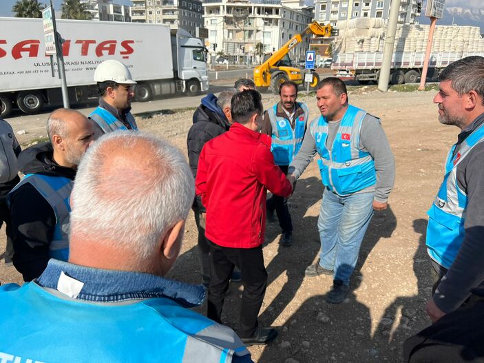 Tuzla Belediye Başkanı Şadi Yazıcı: Kalıcı konutlar yapılana kadar Hatay'a hizmet sunacağız