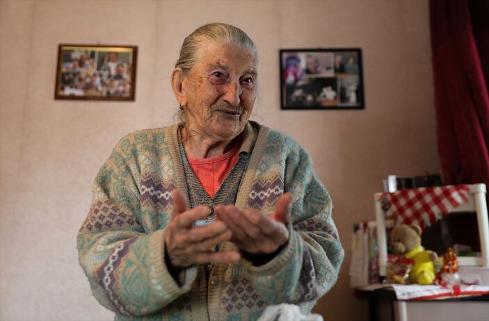 90 yaşındaki Bosnalı Milka Grebenar elindeki son parayı depremzedelere gönderdi