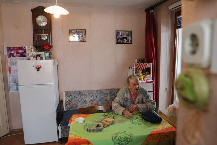 90 yaşındaki Bosnalı Milka Grebenar elindeki son parayı depremzedelere gönderdi