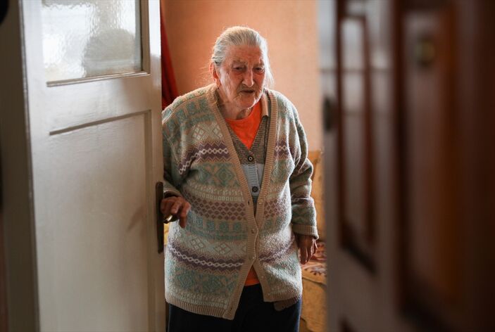 90 yaşındaki Bosnalı Milka Grebenar elindeki son parayı depremzedelere gönderdi