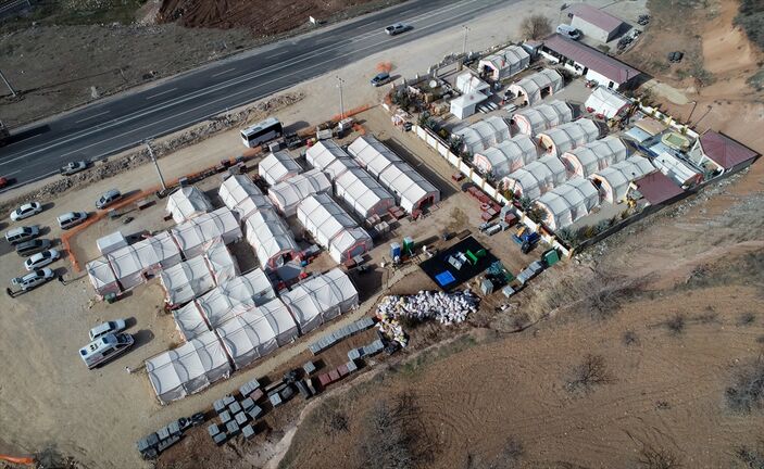 Adıyaman'da depremzedelere hizmet veren Fransa'nın sahra hastanesi görüntülendi