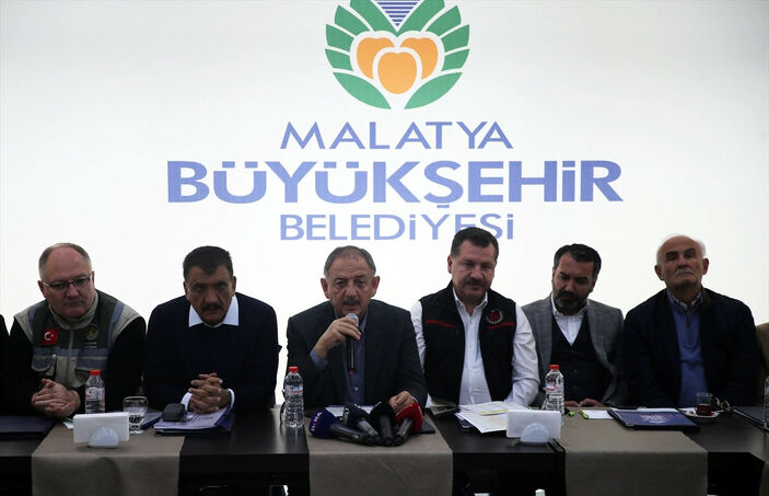 AK Parti Genel Başkan Yardımcısı Mehmet Özhaseki: AK Partili 807 belediyeden 250'si deprem bölgesinde