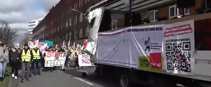 Almanya'da binlerce sağlık çalışanı geçinemedikleri için grev yaptı