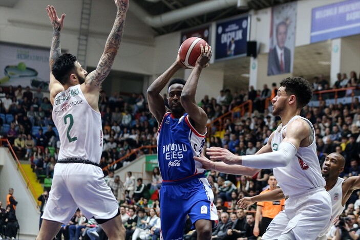 Anadolu Efes, Konyaspor deplasmanında kazandı