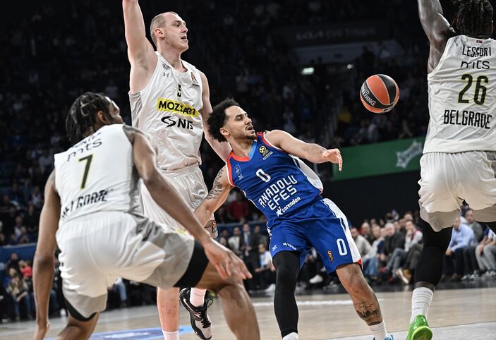 Anadolu Efes, Partizan'a yenildi