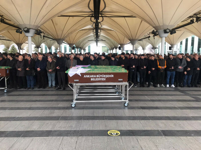 Ankara'da eski sevgilisi tarafından öldürülen genç kız, toprağa verildi