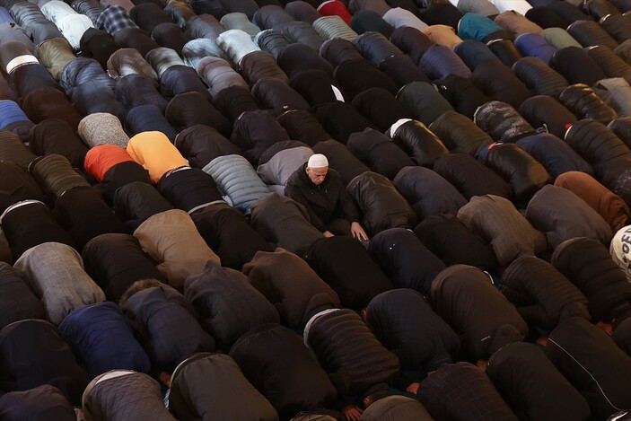 Ayasofya-i Kebir Camisi'nde Ramazan'ın ilk cuma namazı kılındı