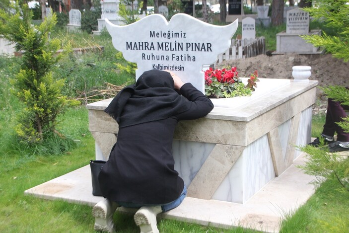 Başıboş köpek kurbanı küçük Mahra'nın ölümünün üzerinden 1 yıl geçti