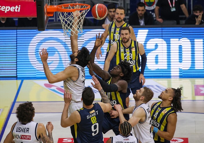 Basketbol derbisinde Fenerbahçe'den Beşiktaş'a 15 sayı fark