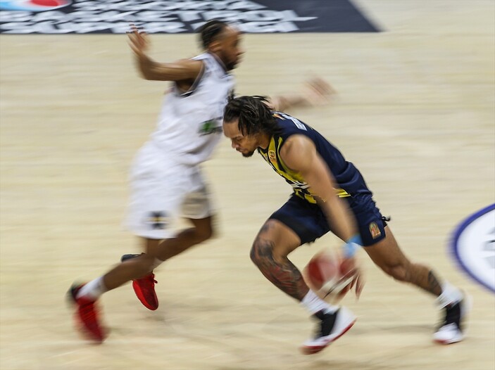 Basketbol derbisinde Fenerbahçe'den Beşiktaş'a 15 sayı fark