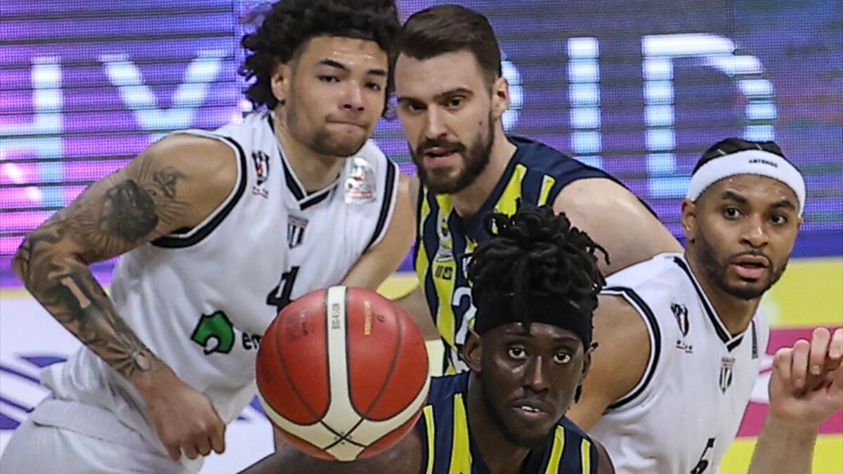 Basketbol derbisinde Fenerbahçe&#039;den Beşiktaş&#039;a 15 sayı fark