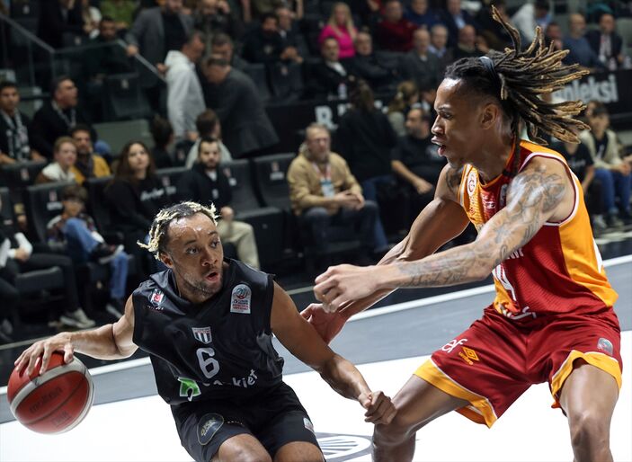 Beşiktaş, derbi mücadelesinde Galatasaray'ı mağlup etti