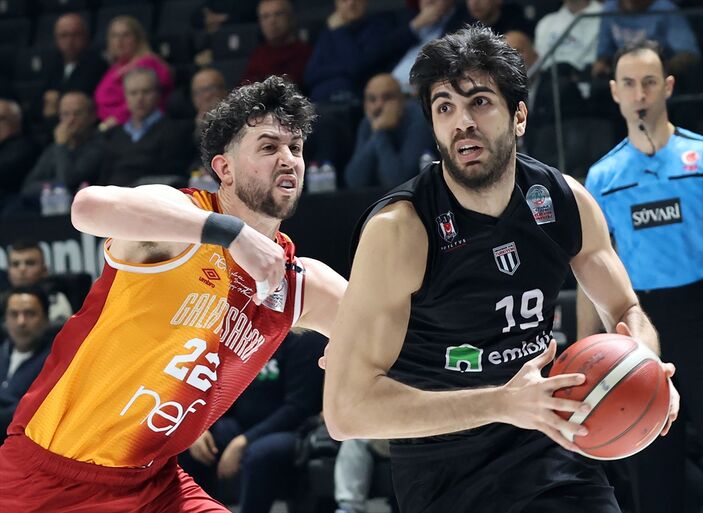 Beşiktaş, derbi mücadelesinde Galatasaray'ı mağlup etti