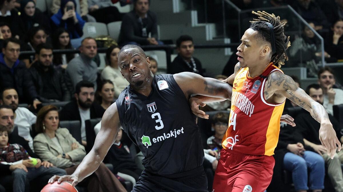 Beşiktaş, derbi mücadelesinde Galatasaray&#039;ı mağlup etti