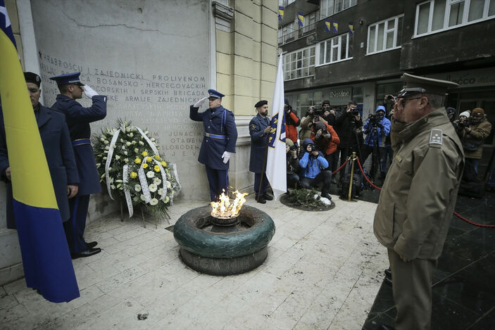 Bosna Hersek, bağımsızlığının 31. yılını törenlerle kutluyor
