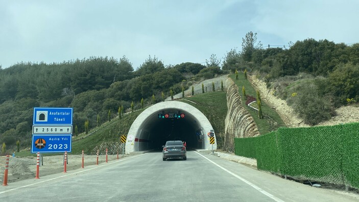 Çanakkale'de hizmete giren Gelibolu-Eceabat Yolu sayesinde vatandaşların çilesi sona erdi
