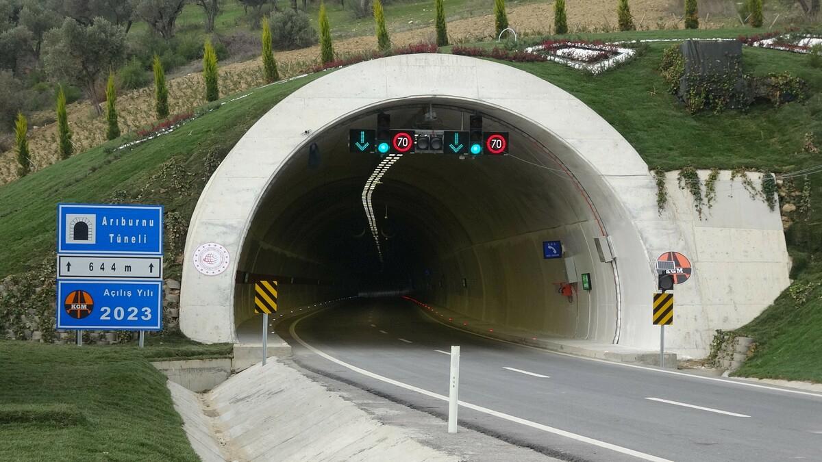 Çanakkale'de hizmete giren Gelibolu-Eceabat Yolu sayesinde vatandaşların çilesi sona erdi