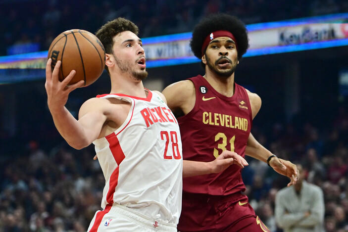 Cedi'nin takımı Cavaliers, Alperen'in oynadığı Rockets'ı yendi