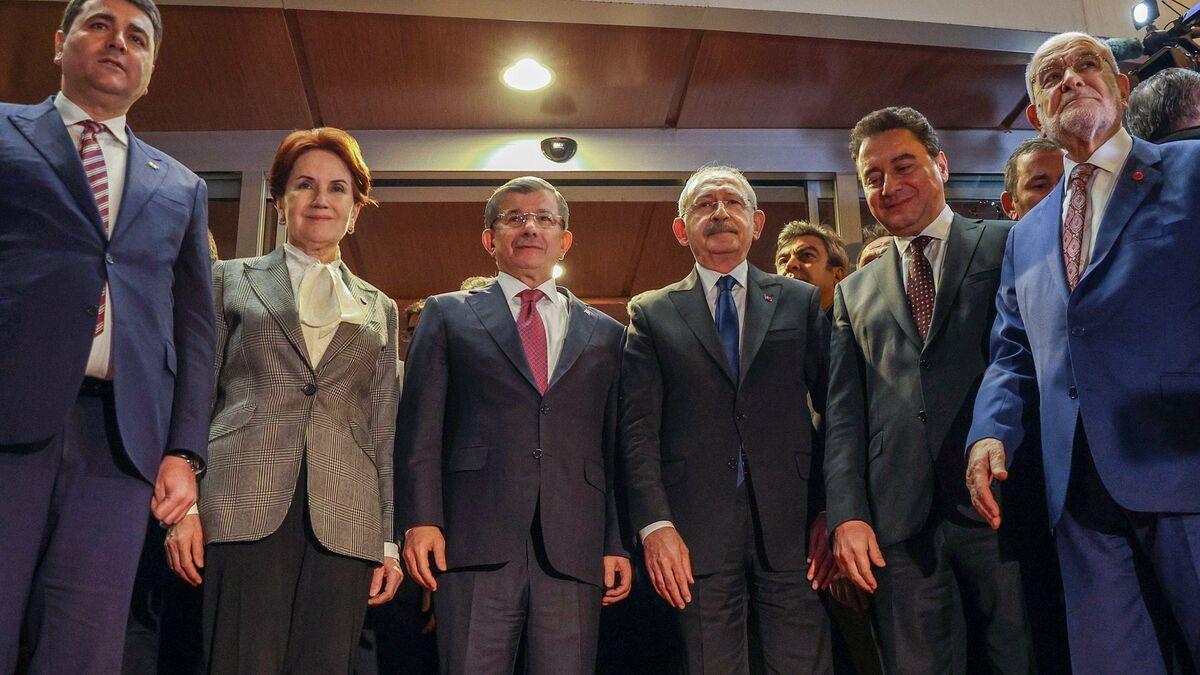 Cumhuriyet Gazetesi&#039;nin manşetinde kullandığı fotoğraf yaşanan süreci gözler önüne serdi