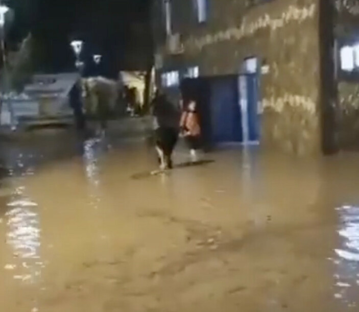 Deprem bölgesinde yağış! Kahramanmaraş'ta sel felaketi depremzedelerin çadırlarını vurdu