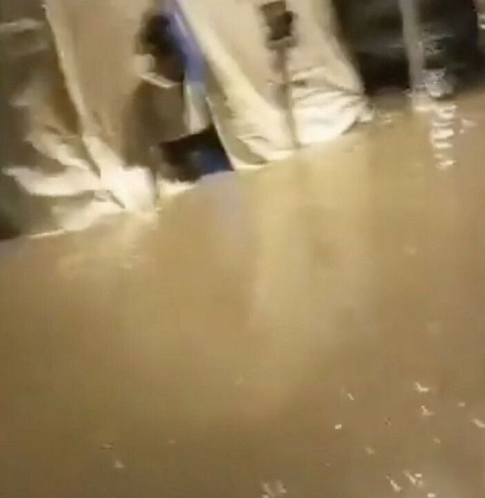 Deprem bölgesinde yağış! Kahramanmaraş'ta sel felaketi depremzedelerin çadırlarını vurdu