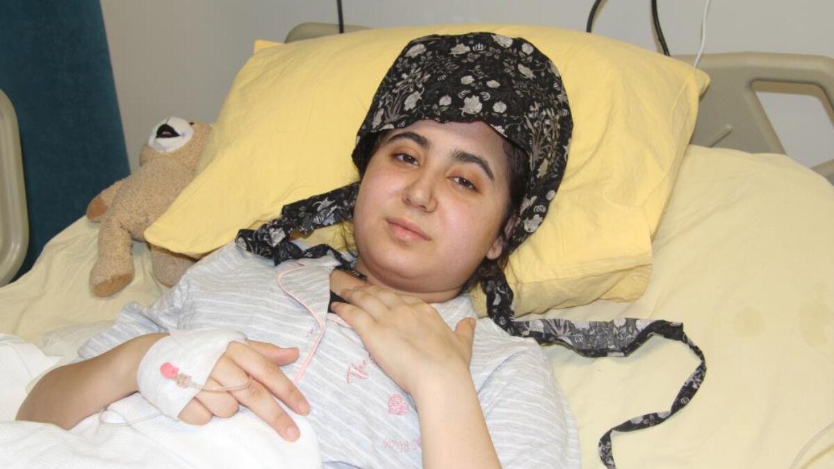 Enkaz altında 8 yaşındaki oğlunu emziren anne dehşet anlarını anlattı