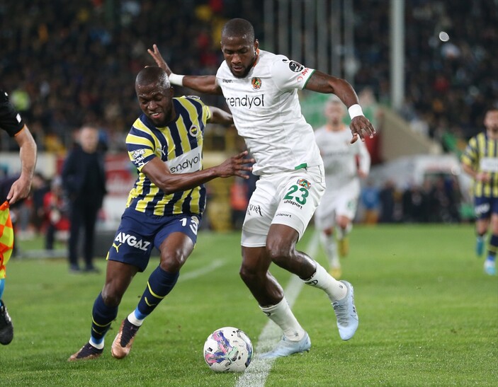 Enner Valencia, Alex'i geride bırakarak Fenerbahçe tarihine geçti