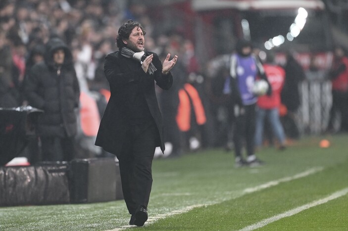 Fatih Tekke: Ligde kalmak için 4 galibiyet gerekiyor