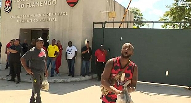 Flamengo taraftarı tesisleri bastı: Vitor Pereira para için bizde!