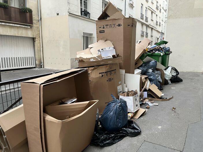 Fransa'da emeklilik reformu, ülkeyi yangın yerine çevirdi