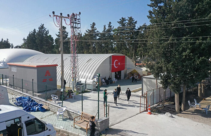 Güney Koreli sağlık ekibi, Hatay'da depremzedelerle yakından ilgileniyor