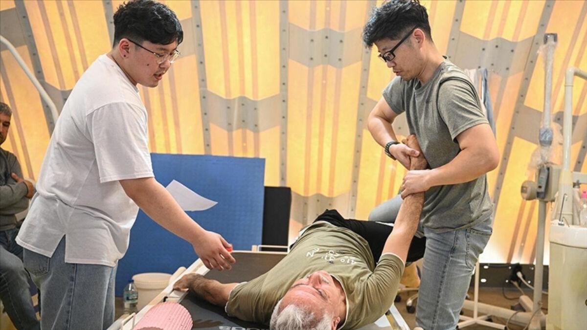 Güney Koreli sağlık ekibi, Hatay'da depremzedelerle yakından ilgileniyor