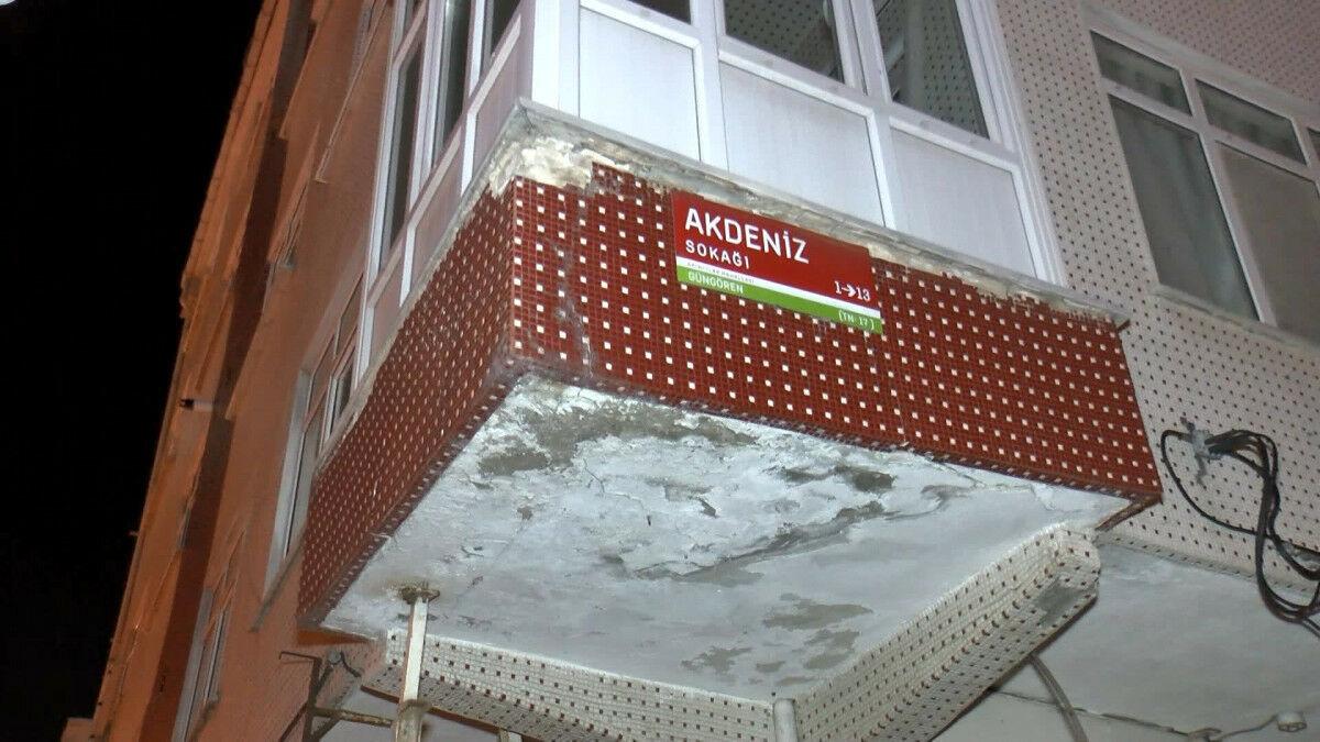 Güngören'de balkon tehlikesi! Çökme riski bulunan evin kaldırımı kapatıldı