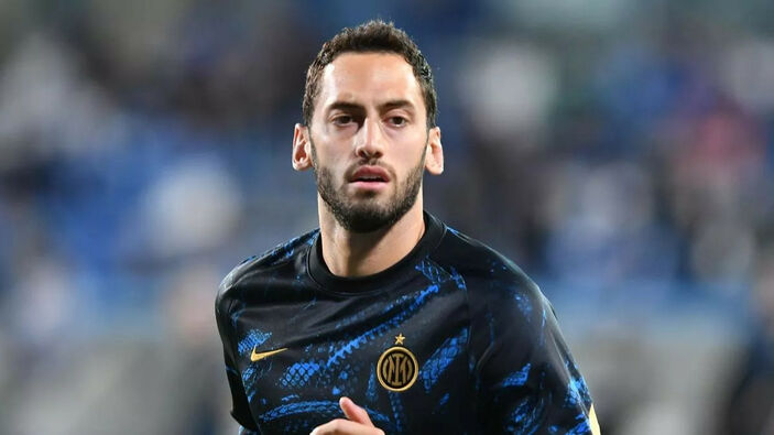 Hakan Çalhanoğlu: Inter'de kalmak istiyorum