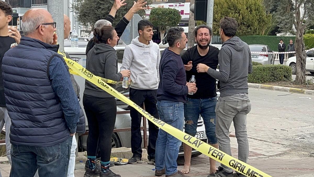 Hatay'dan Antalya'ya gelen depremzede ailenin karıştığı trafik kazasında 3 kişi kişi can verdi