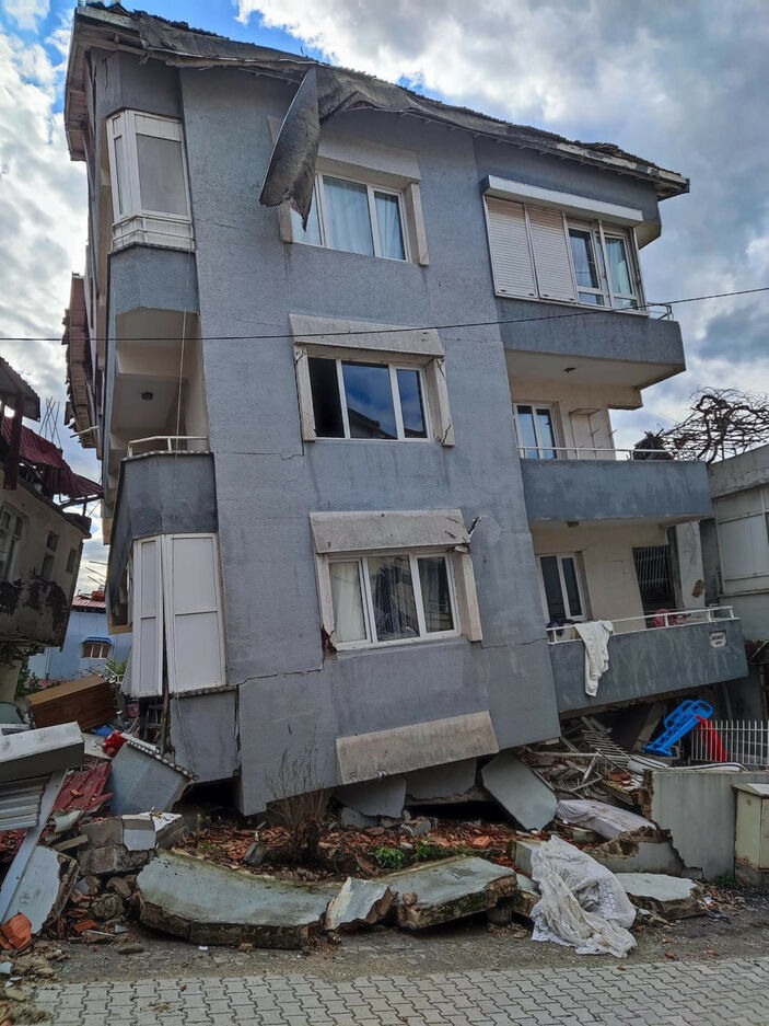 Hataylı depremzedeler Bursa'da nikah masasına oturdu