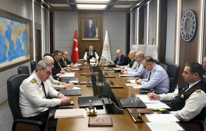 Hulusi Akar komuta kademesi ile bir araya geldi