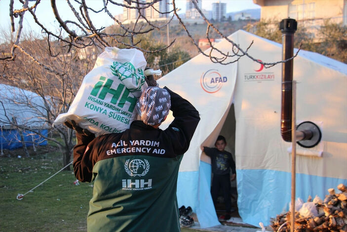İHH deprem bölgesinde 7 bin 21 görevliyle faaliyette bulundu