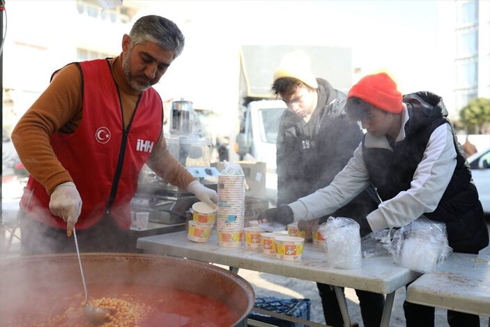 İHH deprem bölgesinde 7 bin 21 görevliyle faaliyette bulundu