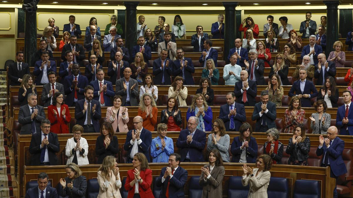 İspanya’da hükümet için sunulan gensoru önergesi reddedildi