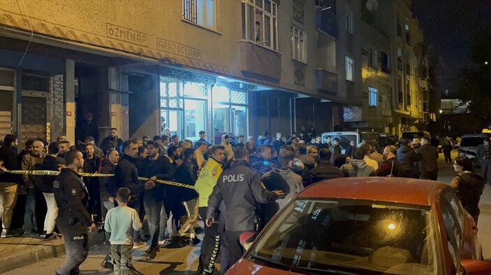 İstanbul Bağcılar'da evini ateşe verip sosyal medyadan yayınlayan şüpheli gözaltına alındı