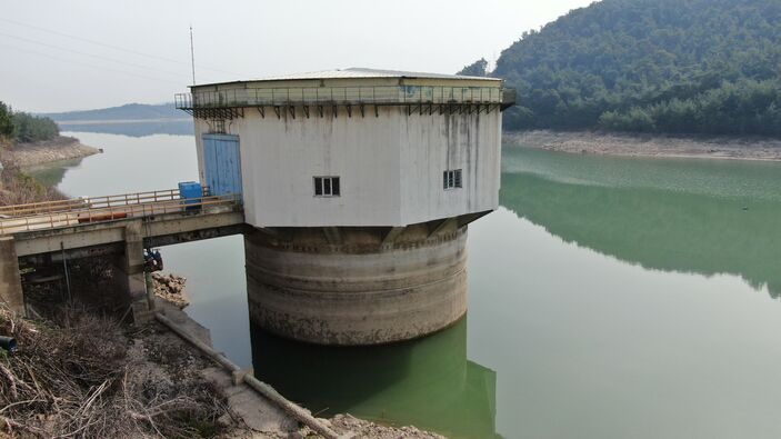 İzmir'de içme suyu tehlikesi... Bir baraj daha kuruyor