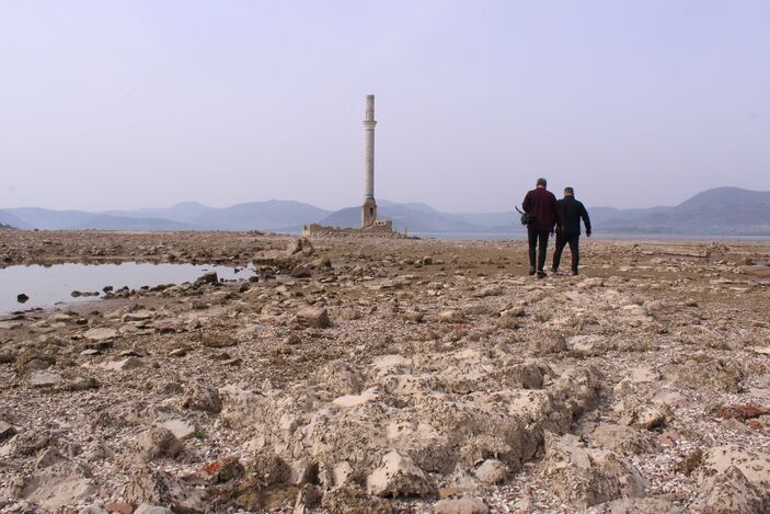 İzmir'de içme suyu tehlikesi... Bir baraj daha kuruyor